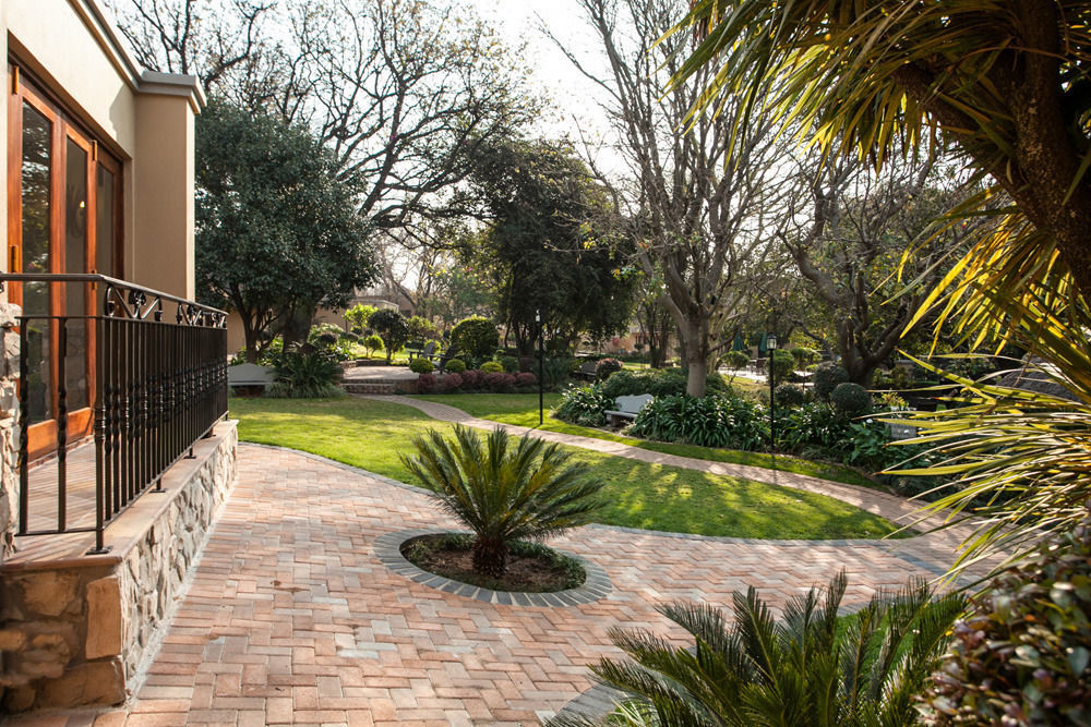 Black Eagle Hotel & Spa Roodepoort Exterior photo